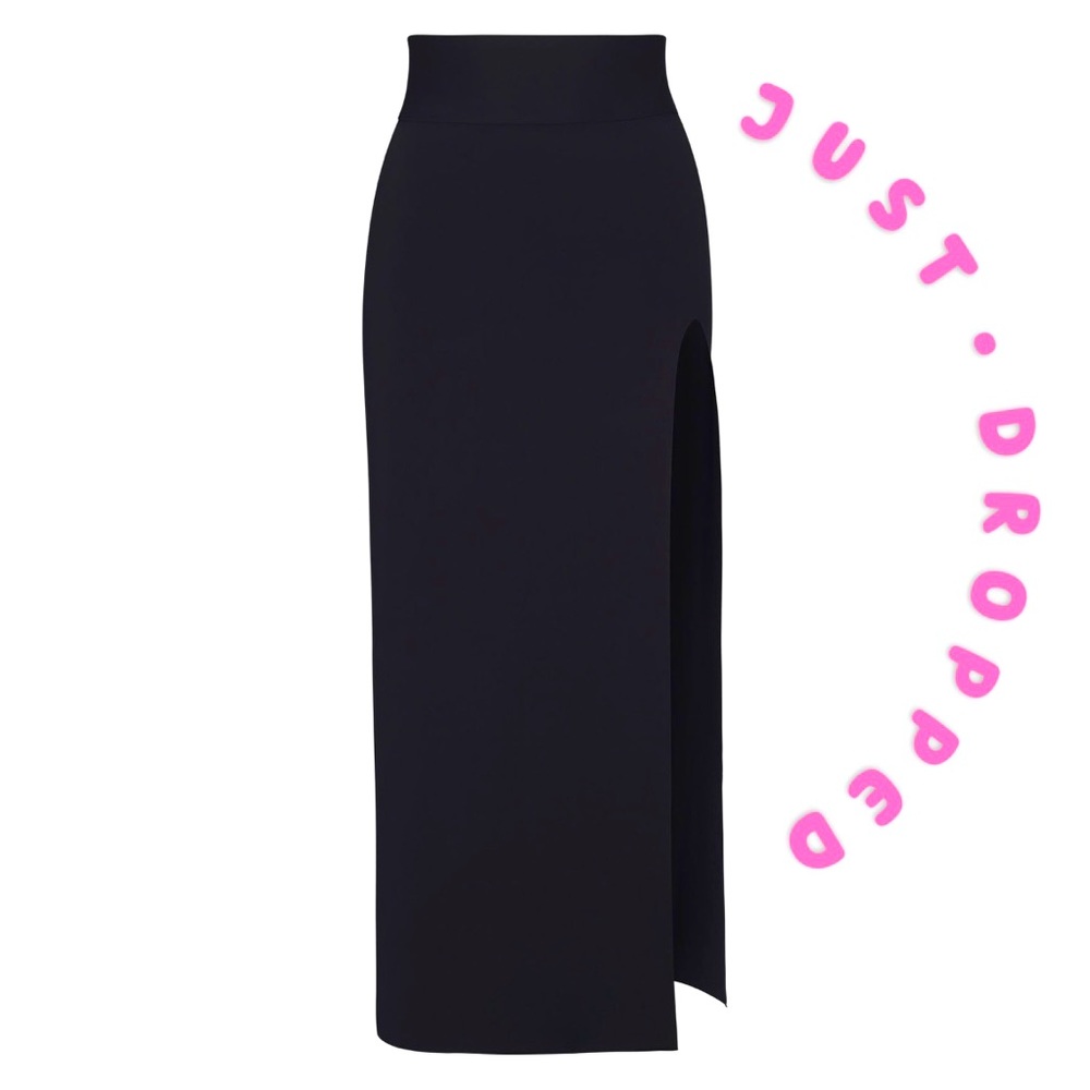 💕 NWT SKIMS Shaping Swim Long Skirt 💕